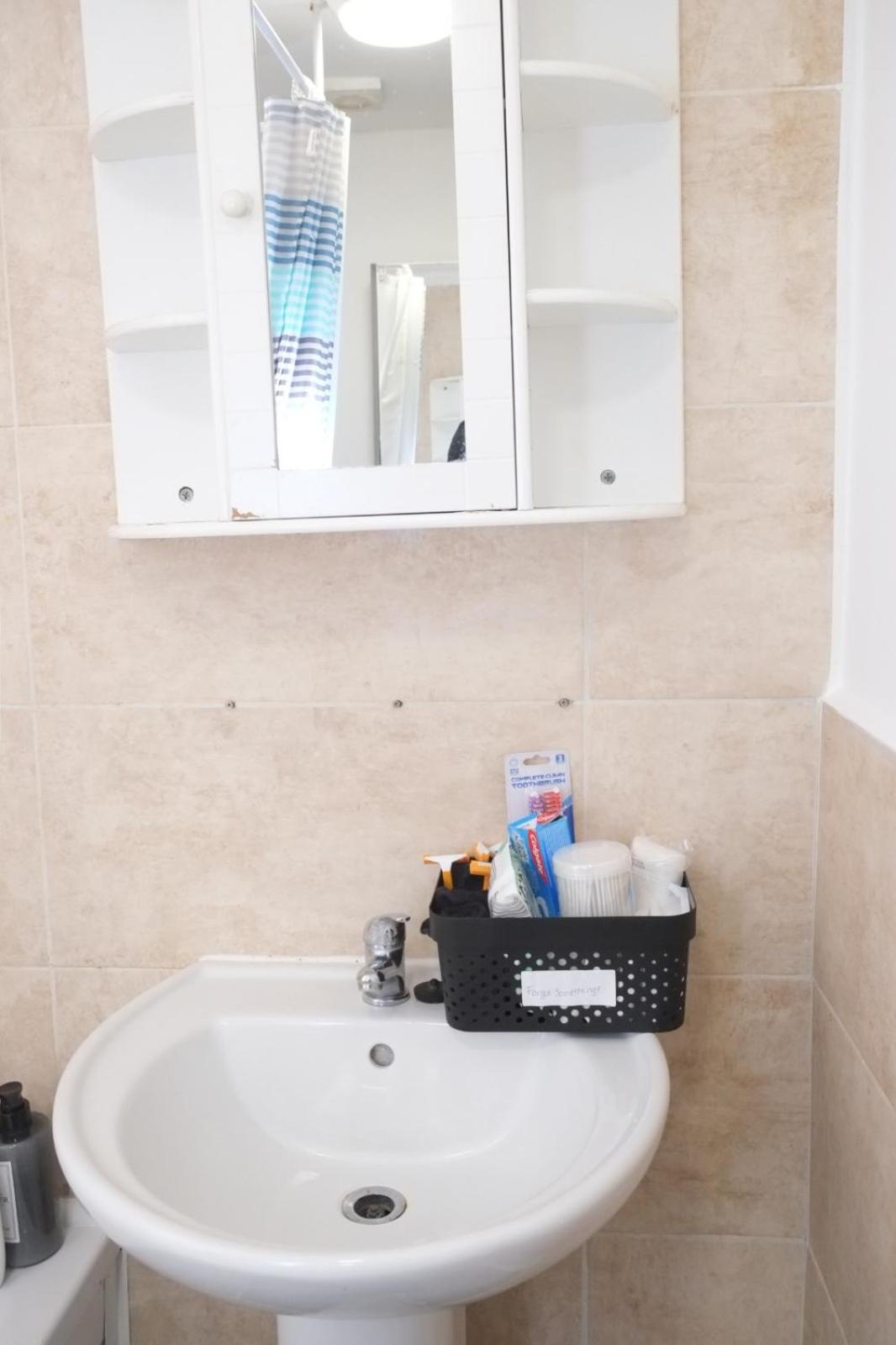 Lausory King Bed Living Your Luxe Home Away Nottingham Buitenkant foto