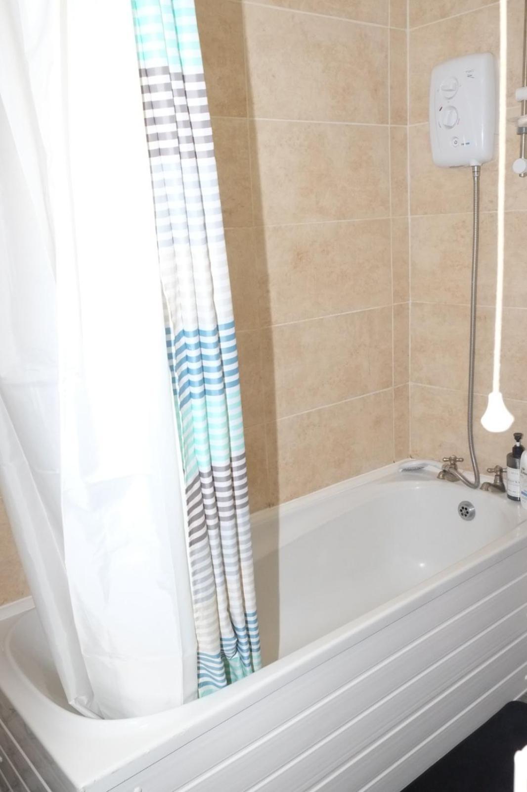 Lausory King Bed Living Your Luxe Home Away Nottingham Buitenkant foto