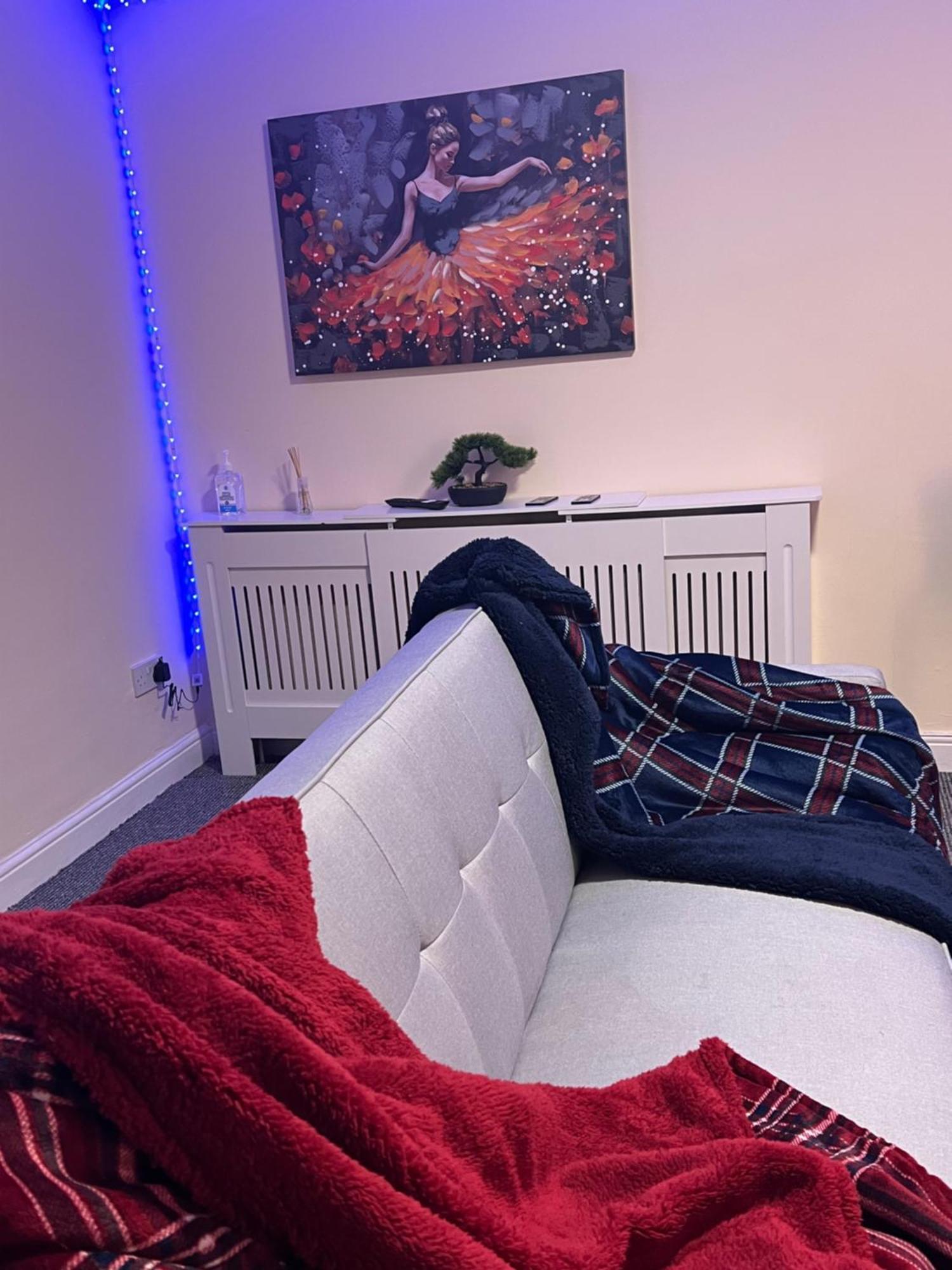 Lausory King Bed Living Your Luxe Home Away Nottingham Buitenkant foto